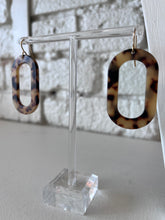 Load image into Gallery viewer, tortoise oval earrings
