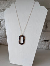 Load image into Gallery viewer, tortoise oval necklace
