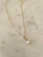 Load image into Gallery viewer, simple pearl necklace
